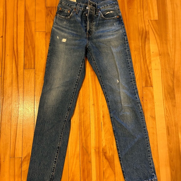 LEVIS 501 size 24 like new - Picture 3 of 3